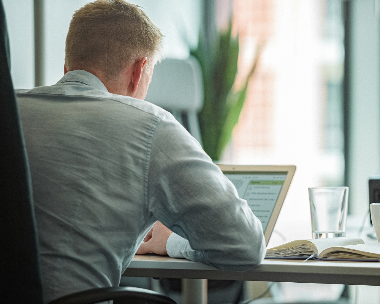 cai_mood-laptop_3840x3072